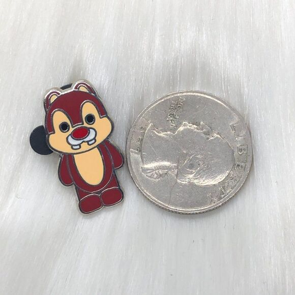 🔮 5/$25 Disney Chip 'n' Dale - Dale Pin - Picture 2 of 3